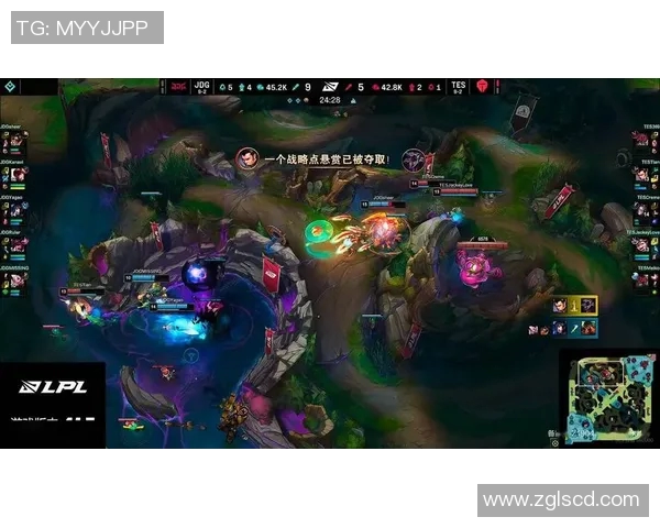 S15LOL赛事中平精英热议JDG实力引发的争议与讨论